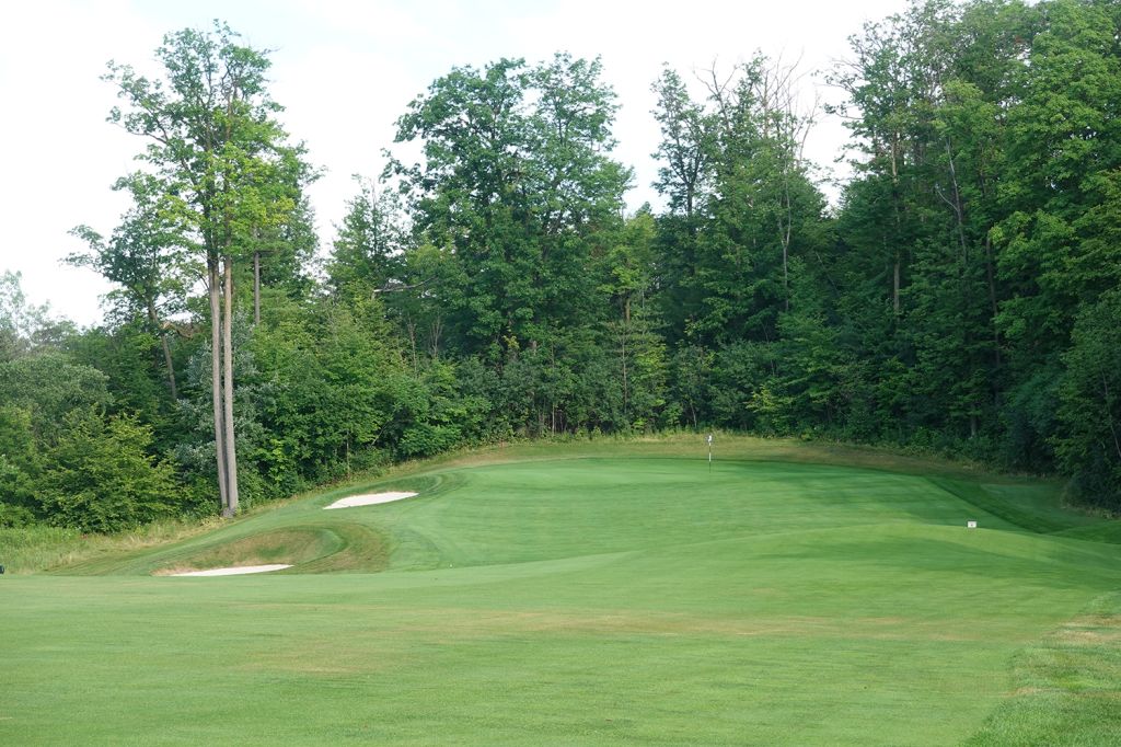6th Hole at Eagles Nest Golf Club (359 Yard Par 4)